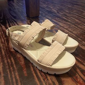 Amalfi by Rangoni Frienze Pillow Feel Tan Sandals